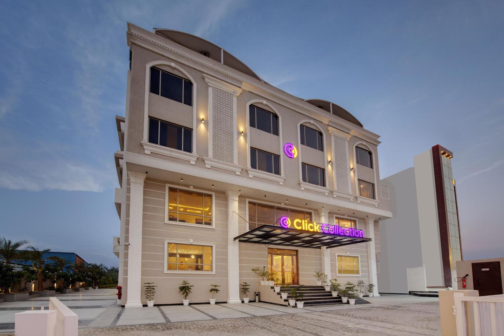 Click Collection Grand Gateway พาราณสี ภายนอก รูปภาพ