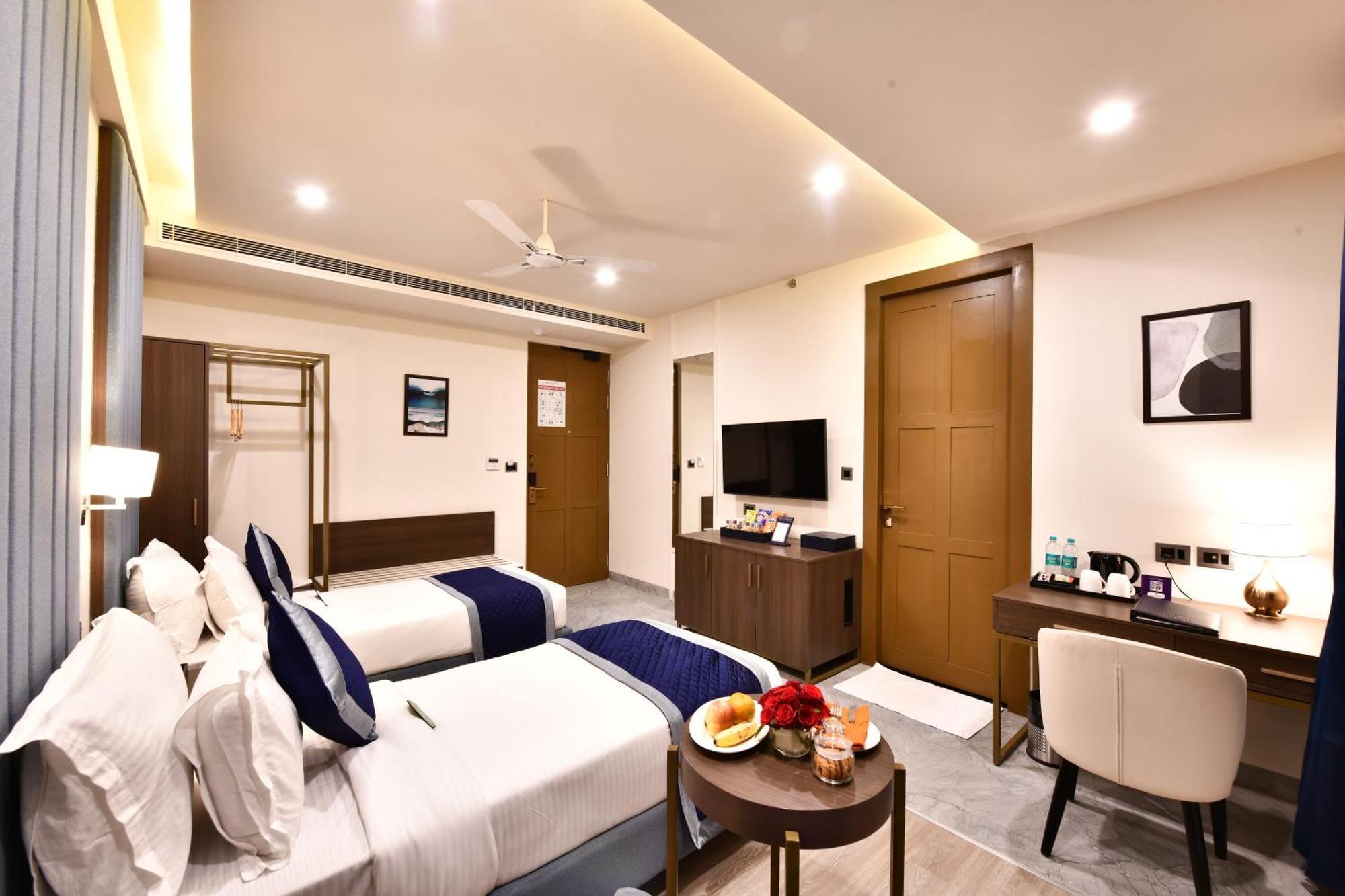 Click Collection Grand Gateway พาราณสี ภายนอก รูปภาพ