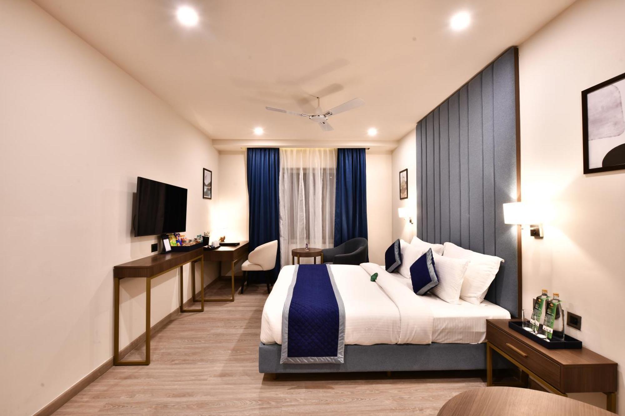 Click Collection Grand Gateway พาราณสี ภายนอก รูปภาพ