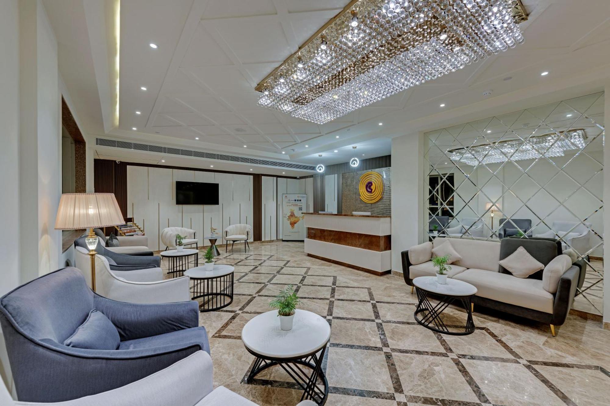 Click Collection Grand Gateway พาราณสี ภายนอก รูปภาพ